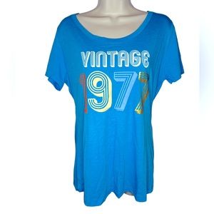 Vintage 1977 scoop neck tee shirt- size XL- slightly fitted style- turquoise